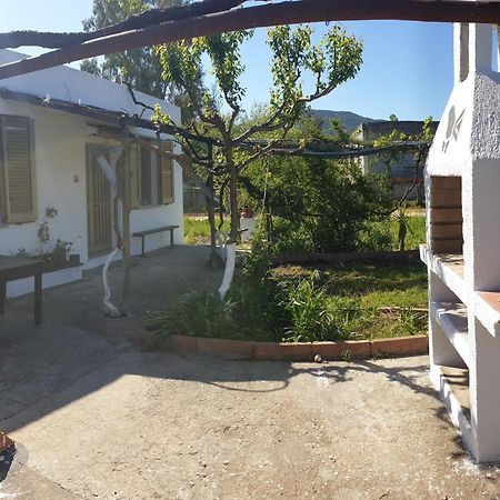 Cosy Home With Private Parking By The Sea Siniscola Exterior foto