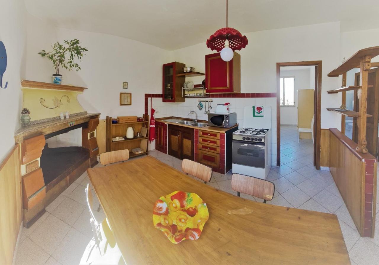 Cosy Home With Private Parking By The Sea Siniscola Exterior foto
