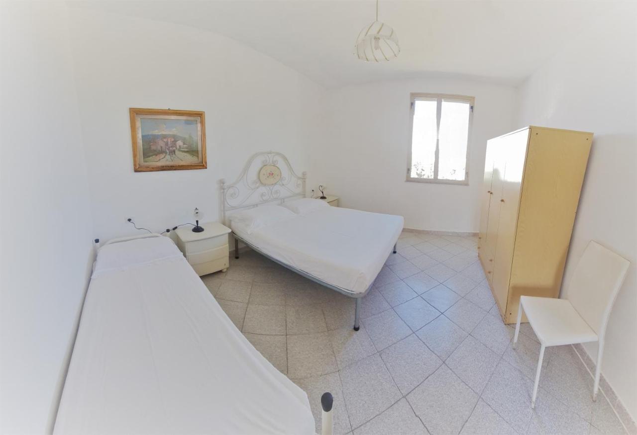 Cosy Home With Private Parking By The Sea Siniscola Exterior foto