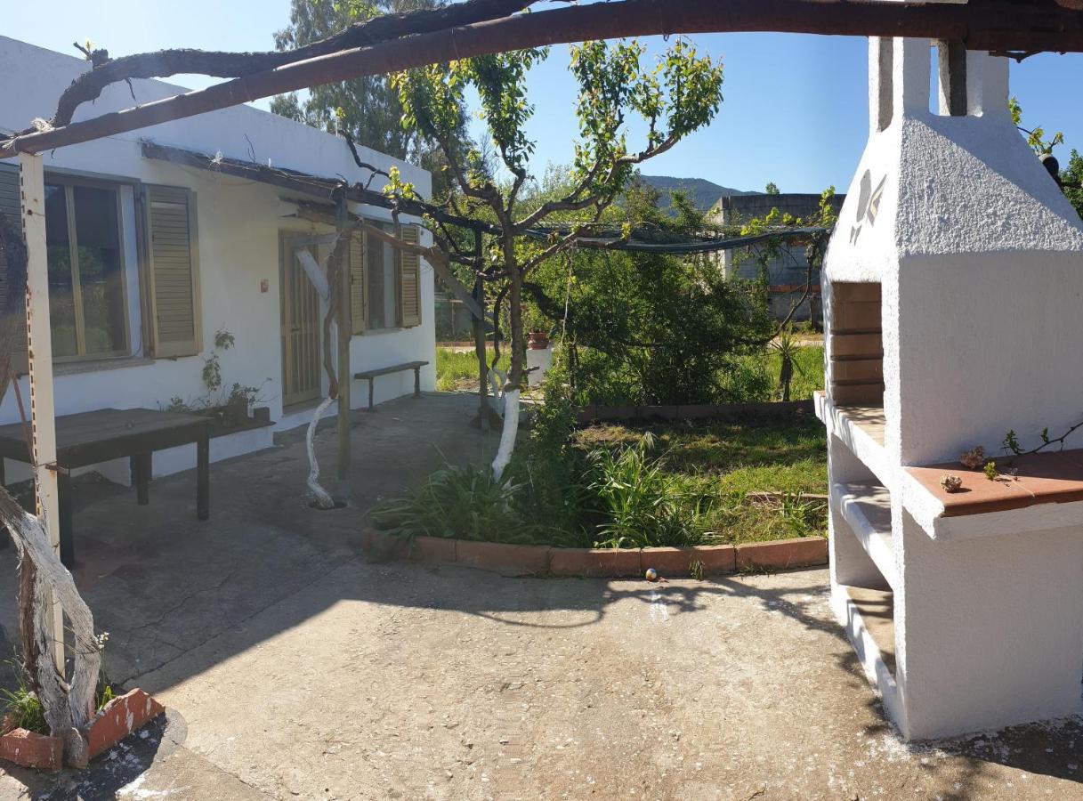 Cosy Home With Private Parking By The Sea Siniscola Exterior foto